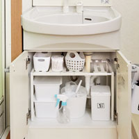 洗面台下フリーラック　伸縮タイプ